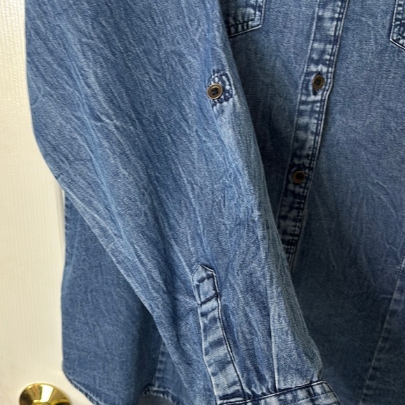 Emma G Embroidered Denim Button-Up Shirt with Skirttail Back Hemline Size Lg - Picture 4 of 9